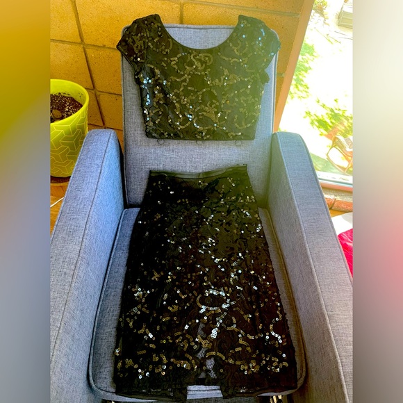 2 piece sequin set from Express! Top size Small, bottom size 2. - Picture 2 of 8